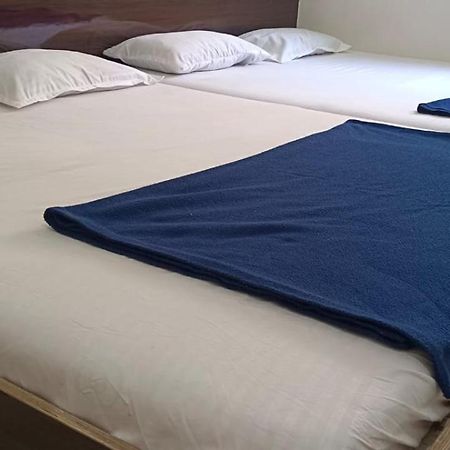 Sai Ganesh Guest House Shirdi Ngoại thất bức ảnh