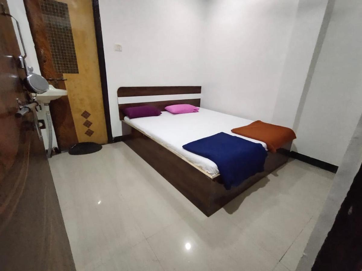 Sai Ganesh Guest House Shirdi Ngoại thất bức ảnh