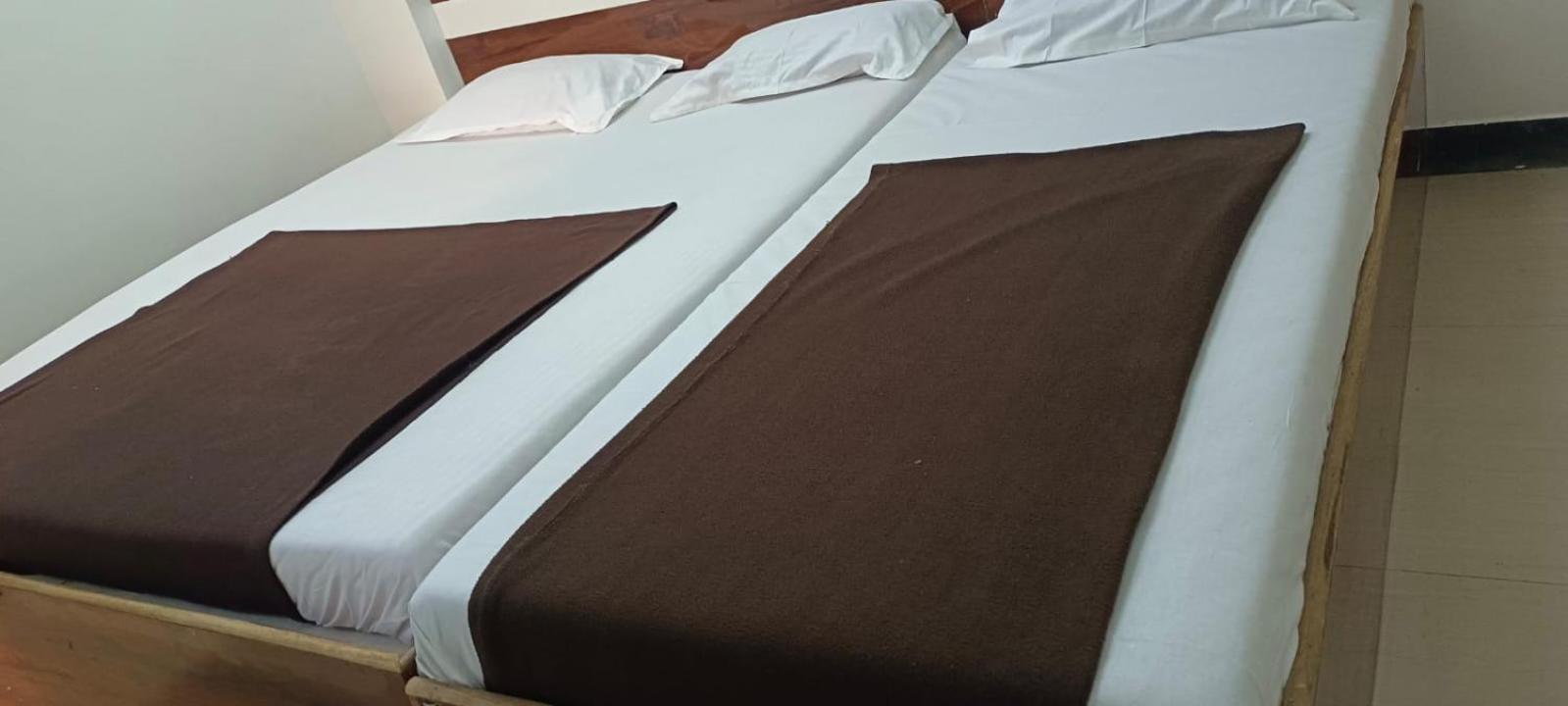 Sai Ganesh Guest House Shirdi Ngoại thất bức ảnh